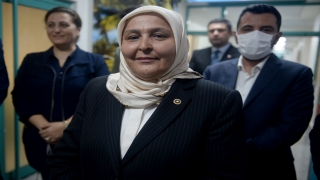 Hollanda’dan ambulans uçakla Türkiye’ye getirilen hastanın tedavisi sürüyor