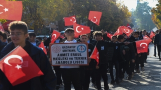 Gaziantep’te şehit öğretmen Ayşenur Alkan anısına yürüyüş düzenlendi