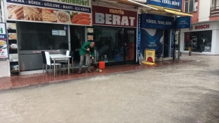 Mersin’de sağanak ve dolu etkili oluyor