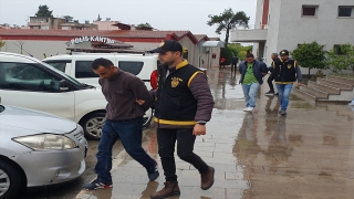 Adana’da iş yerindeki kasalardan para çaldıkları iddiasıyla 2 zanlı tutuklandı