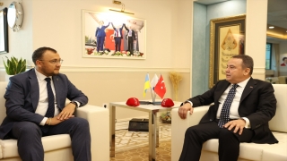 Ukrayna Büyükelçisi Bodnar, Antalya Büyükşehir Belediye Başkanı Böcek’i ziyaret etti: