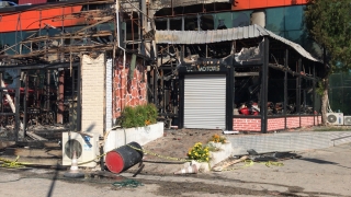 Adana’da çıkan yangında 3 iş yerinde büyük çapta hasar oluştu