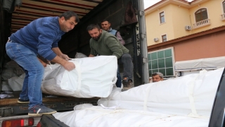 Adana’da hayvancılık yapan konargöçerlere yaşam çadırı dağıtıldı