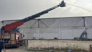 Hatay’da atıl durumdaki fabrikada çıkan yangın söndürüldü