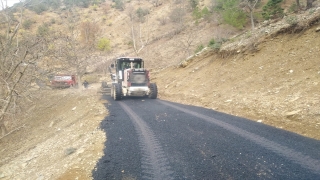 Feke’de yol yapım çalışmaları sürüyor