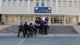Mersin ve Adana’da yasa dışı bahis operasyonunda 11 zanlı yakalandı