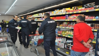 Mersin’de tarihi geçmiş 12 ürün bulunan zincir marketin şubesine para cezası