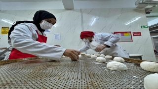 Osmaniye’de pansiyonlu okulların ekmeği meslek lisesinin fırınında pişiyor