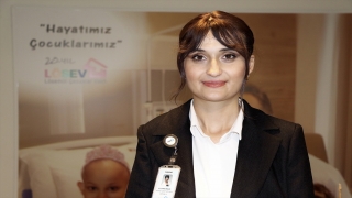İki kanser türünü yenen genç kız, lösemili çocuklara ”umut” aşılıyor