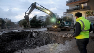 Kumluca’da selden etkilenen bölgelerde çalışmalar sürüyor