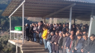 Gaziantep’te servis aracının çaptığı kamyonetin altında kalan 2 işçi öldü