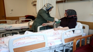 Kahramanmaraş’ta iç organları ters yönde olan hastaya safra kesesi ameliyatı