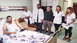 Böbrek yetmezliği yaşayan hasta babasından nakledilen organla sağlığına kavuştu