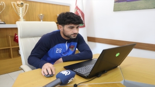 Hataysporlu futbolcu Onur Ergün AA’nın ”Yılın Fotoğrafları” oylamasına katıldı
