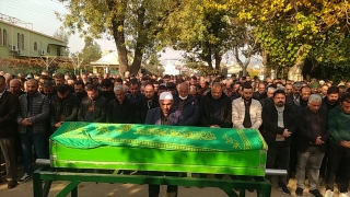 Adana’da minibüsün altında kalarak ölen öğretmenin cenazesi defnedildi