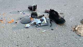 Otomobille çarpıştıktan sonra otobüsün altında kalan motosiklet sürücüsü yaralandı