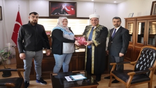 Antalya’da İngiliz turist, Müslüman olup ”Leyla” ismini aldı