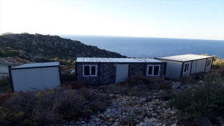 Kaş’ta kaçak konulan 3 konteyner kaldırıldı