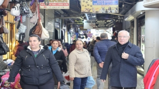 Tarihi Uzun Çarşı’da yılbaşı öncesi alışveriş hareketliliği yaşanıyor