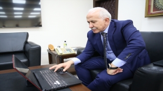 Akdeniz Belediye Başkanı Mustafa Gültak, AA’nın ”Yılın Fotoğrafları” oylamasına katıldı