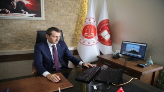 Samandağ Cumhuriyet Başsavcısı Gülderen, AA’nın ”Yılın Fotoğrafları”nı oyladı