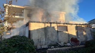 Kaş’ta prefabrik evde çıkan yangın söndürüldü