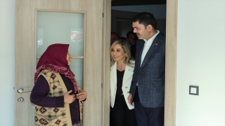 Bakan Kurum, Manavgat’ta 2021’deki yangın sonrası inşa edilen evleri inceledi