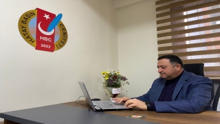 Hatay Basın Cemiyeti Başkanı Hikmet Otuzbir, AA’nın ”Yılın Fotoğrafları”nı oyladı