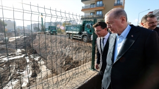Cumhurbaşkanı Erdoğan, Kumluca’da vatandaşlara hitap etti: