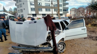 Kahramanmaraş’ta iki otomobilin çarpıştığı kazada 6 kişi yaralandı