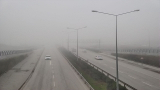Hatay’da sis nedeniyle görüş mesafesi düştü
