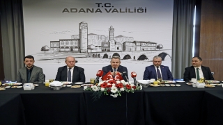 Adana Valisi Süleyman Elban, gazetecilerle bir araya geldi