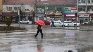 Isparta ve Burdur’da sağanakla fırtına etkili oldu