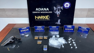 Adana’da uyuşturucu sattıkları iddiasıyla yakalanan 2 zanlı tutuklandı