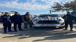 Adana’da avlanması yasak kuşları yakalayan 6 kişiye para cezası