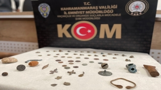 Kahramanmaraş’ta yüzük, sikke ve mühürlerin de içinde olduğu 60 obje ele geçirildi