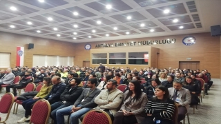 Antalya’da Aile Okulu Projesi kapsamında emniyet teşkilatına eğitim verildi