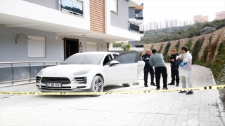 Antalya’da otomobilin kundaklanma anı güvenlik kamerasınca görüntülendi