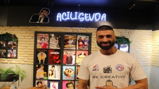 Adana’da acılı tost yeme yarışmasını Avustralyalı katılımcı kazandı