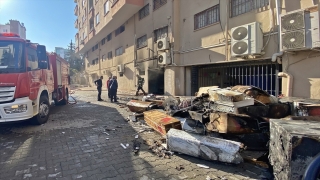 Mersin’de yangın çıkan beyaz eşya deposu kullanılamaz hale geldi
