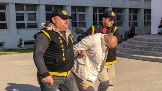 Adana’da medikal firmasından hırsızlık yaptıkları iddiasıyla 3 kişi tutuklandı