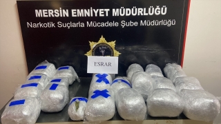 Mersin’de tırdaki ev eşyalarına gizlenmiş 24 kilogram esrar ele geçirildi