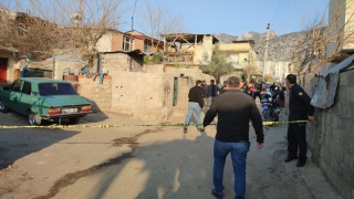 Adana’da silahlı kavgada aynı aileden 4 kişi yaralandı