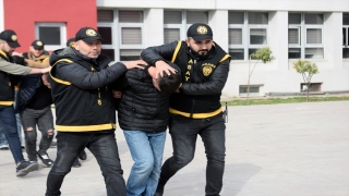 Adana’da ev ve iş yerinin kurşunlanmasıyla ilgili 2 zanlı tutuklandı