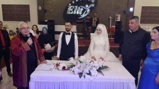 Adana’da işitme engelli çift, işaret diliyle ”evet” diyerek evlendi
