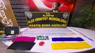 Antalya’da kooperatif binasında kumar oynatan 2 kişi gözaltına alındı
