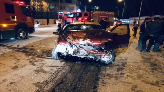 Hatay’da iki aracın çarpıştığı kazada 4 kişi yaralandı