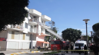 Antalya’da evde çıkan yangında mahsur kalan 3 kişiyi itfaiye kurtardı