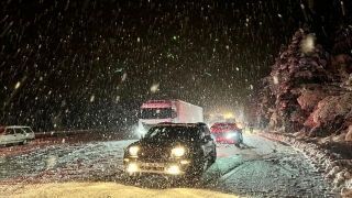 AntalyaKonya kara yolu kar yağışı nedeniyle ulaşıma kapandı