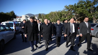 Bakan Çavuşoğlu, Antalya’da depremzedelerin konaklamalarına ilişkin turizmcilerle toplantı yaptı
